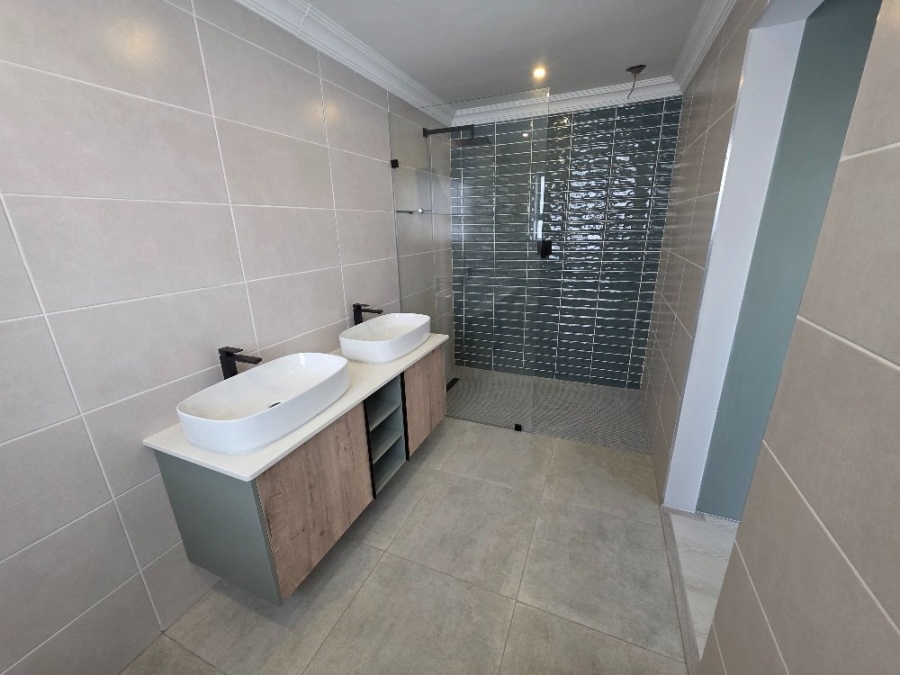 3 Bedroom Property for Sale in Dana Bay Western Cape